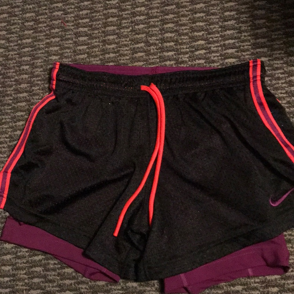 nwot dry fit Nike shorts with spandex lining small